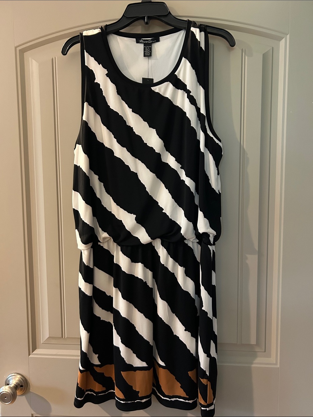 NWT Karen Kane Black and White Sleeveless Midi Dress with Brown Hem Detail